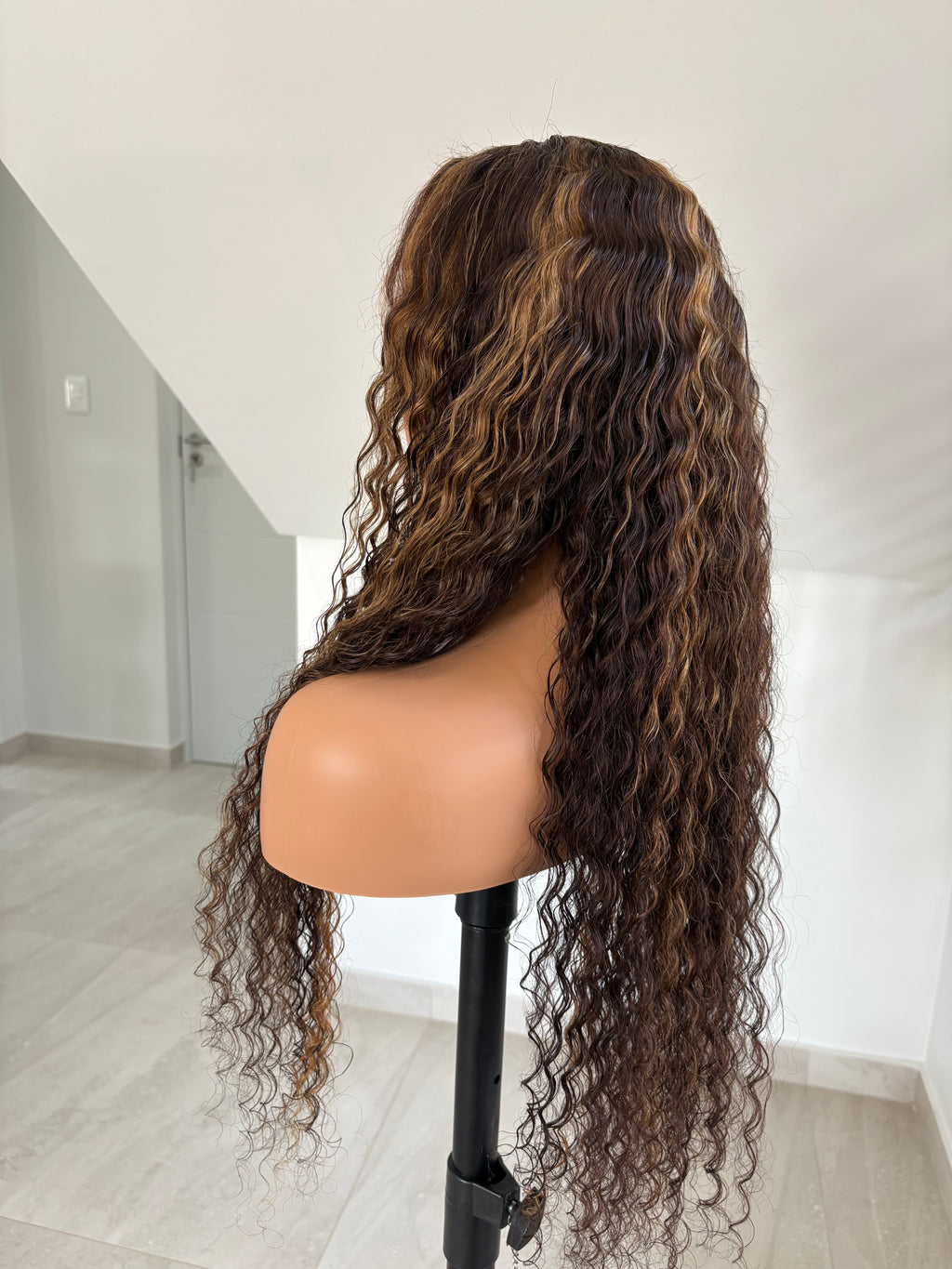 (13X4)DEEP WAVE P4/27 BLONDE HIGHLIGHT WIG